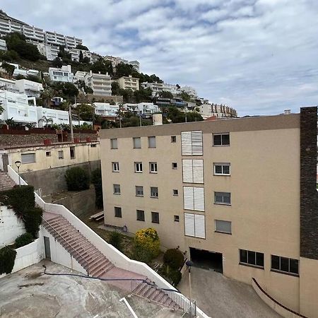 Apartamento Tres Habitaciones Con Vistas Al Mar En Roses Exterior foto