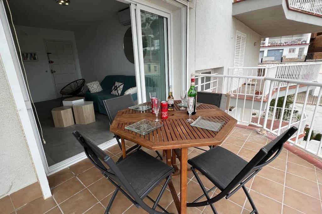 Apartamento Tres Habitaciones Con Vistas Al Mar En Roses Exterior foto
