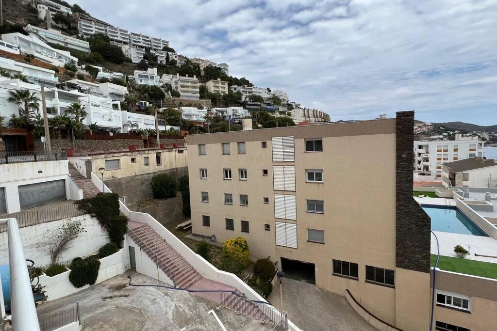 Apartamento Tres Habitaciones Con Vistas Al Mar En Roses Exterior foto
