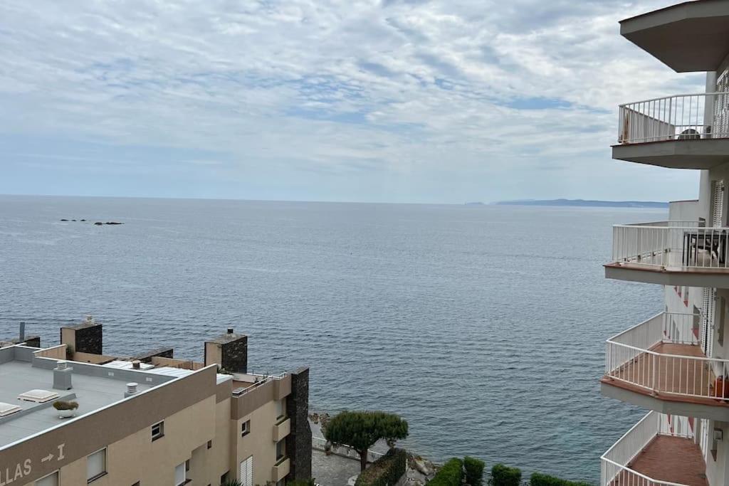 Apartamento Tres Habitaciones Con Vistas Al Mar En Roses Exterior foto