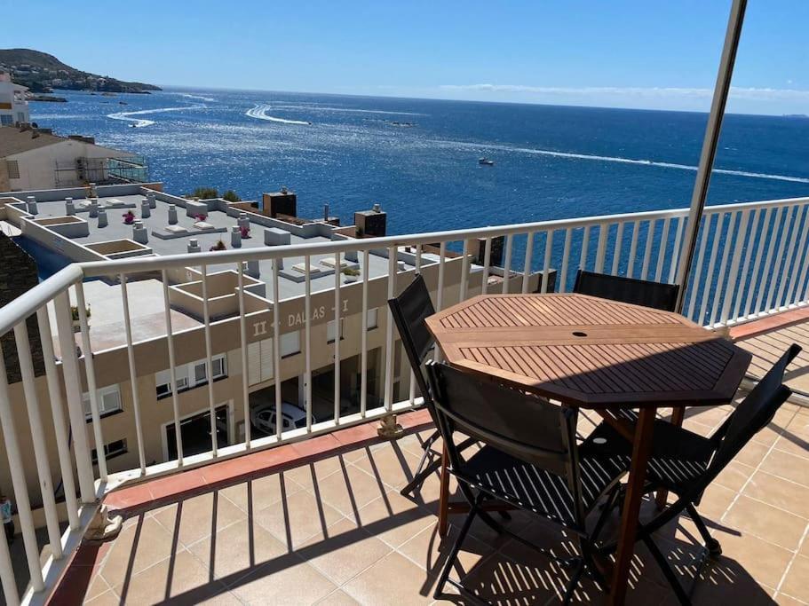 Apartamento Tres Habitaciones Con Vistas Al Mar En Roses Exterior foto