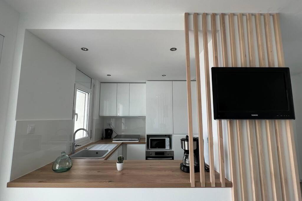 Apartamento Tres Habitaciones Con Vistas Al Mar En Roses Exterior foto