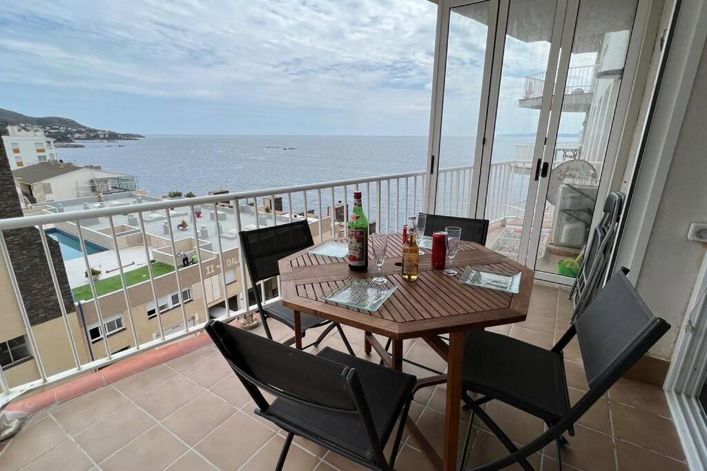 Apartamento Tres Habitaciones Con Vistas Al Mar En Roses Exterior foto