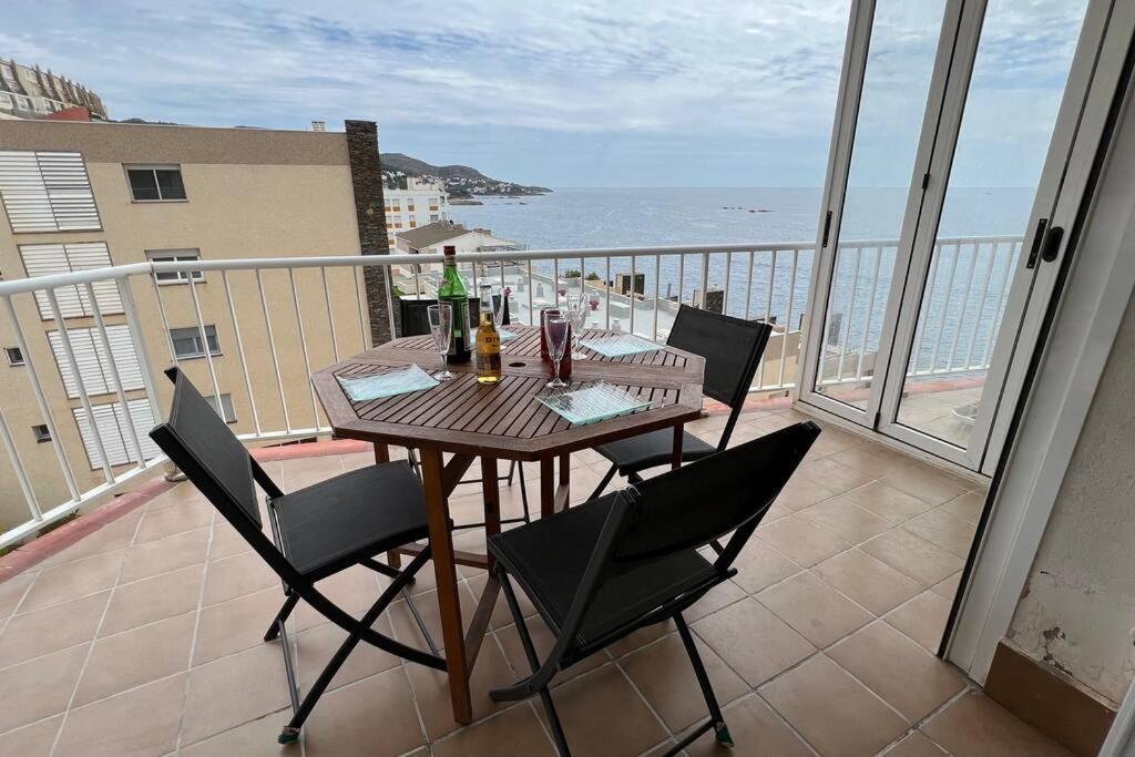 Apartamento Tres Habitaciones Con Vistas Al Mar En Roses Exterior foto